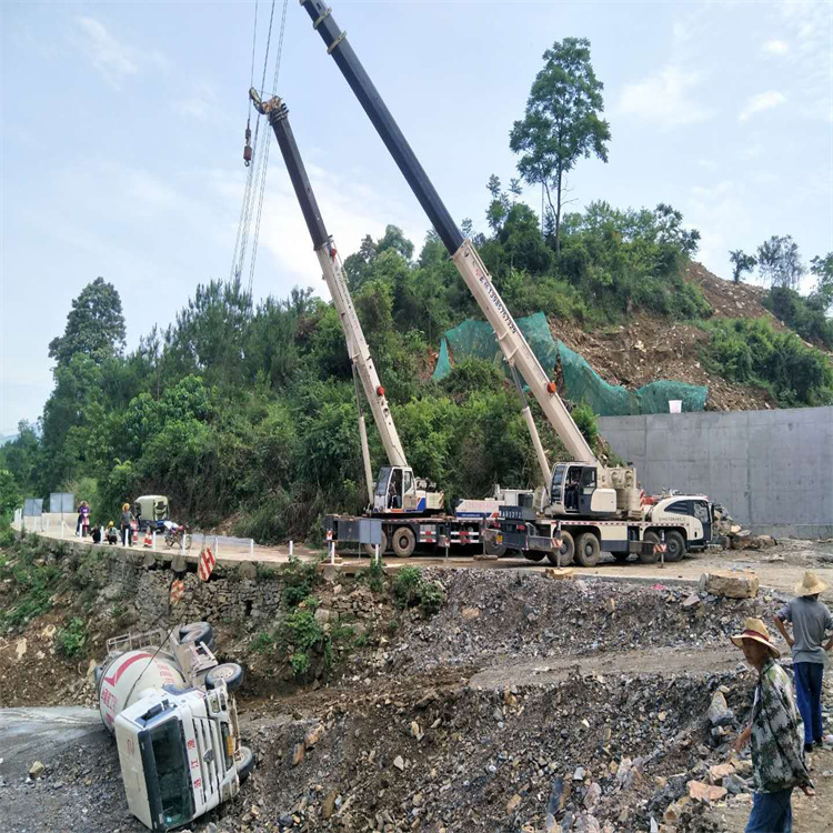 阳江镇汽车掉沟里叫吊车救援要多少钱