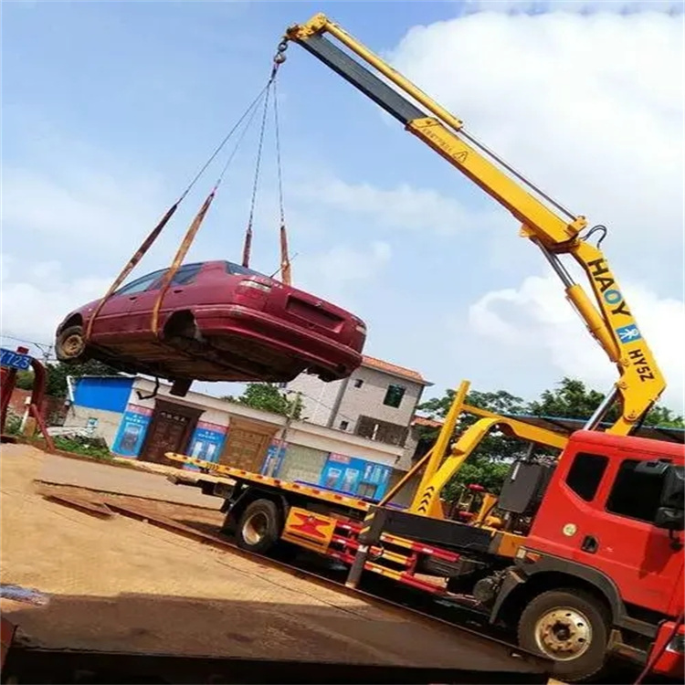 阳江镇吊车吊汽车的正确方法